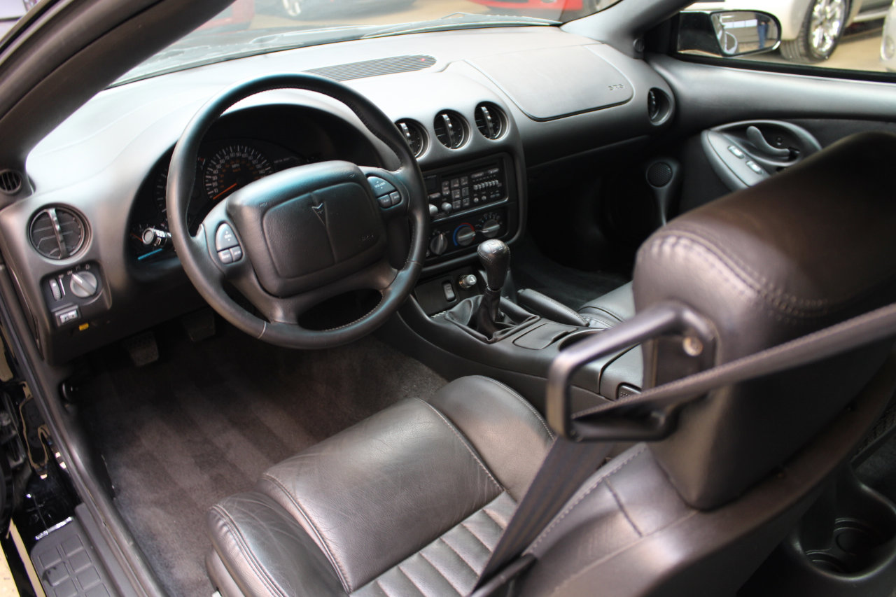 Used 2000 Pontiac Firebird Formula image 9