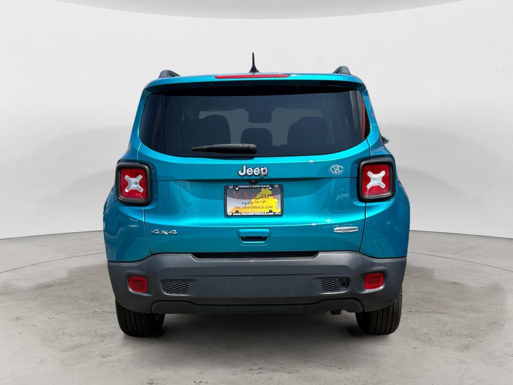 Used 2019 Jeep Renegade Latitude w/ Popular Equipment Group AWD/4WD image 4