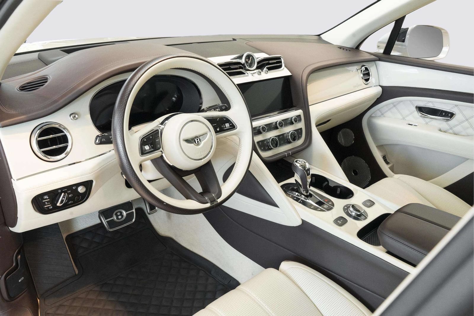 Used 2022 Bentley Bentayga AWD/4WD image 30