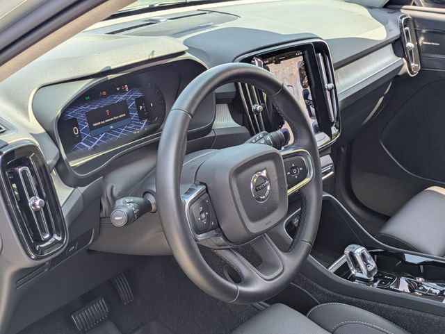 Used 2025 Volvo XC40 B5 Ultra w/ Climate Package AWD/4WD image 14