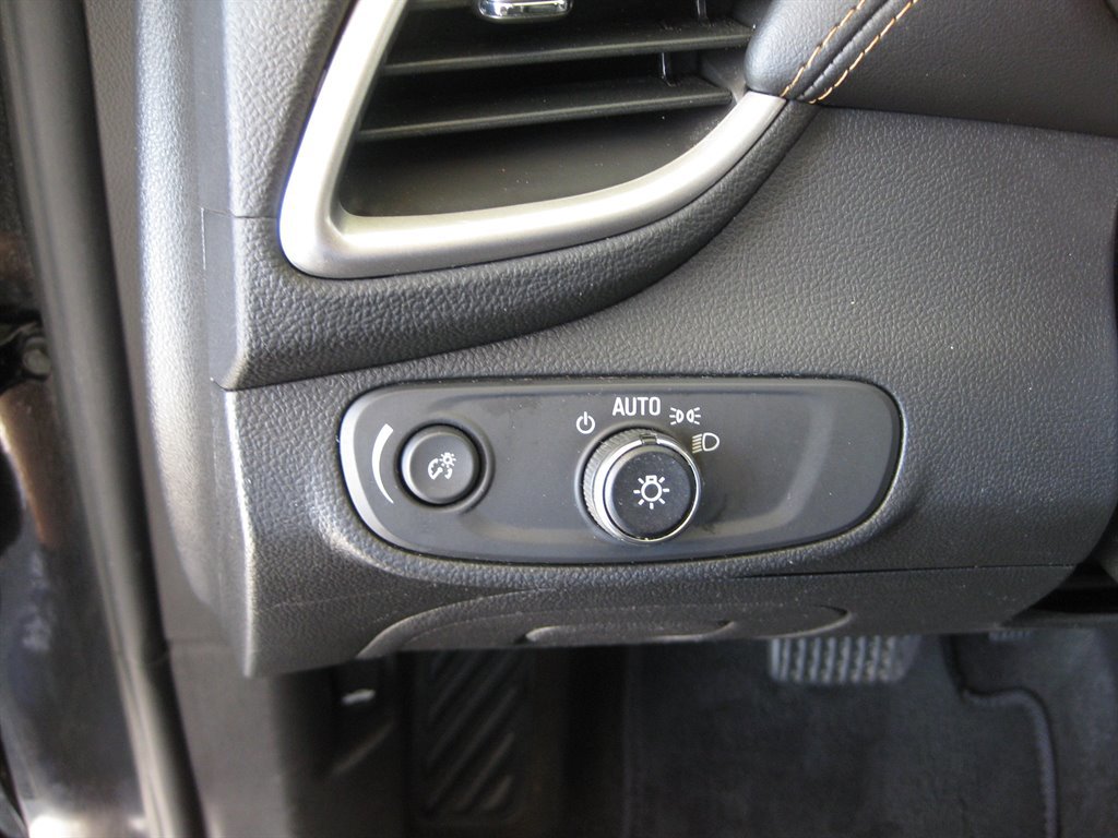 Used 2020 Chevrolet Trax LS w/ Tint and Cruise Package image 13