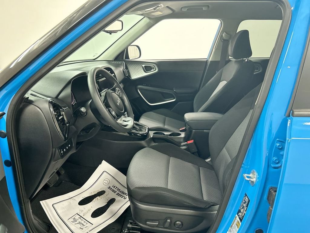 Certified 2023 Kia Soul S FWD image 9