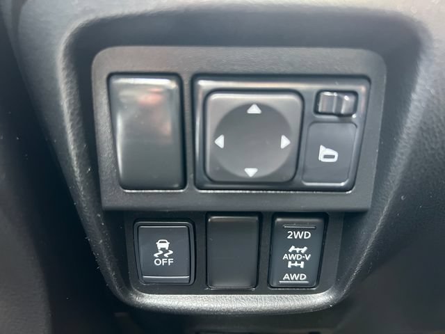 Used 2013 Nissan Juke SV AWD/4WD image 23