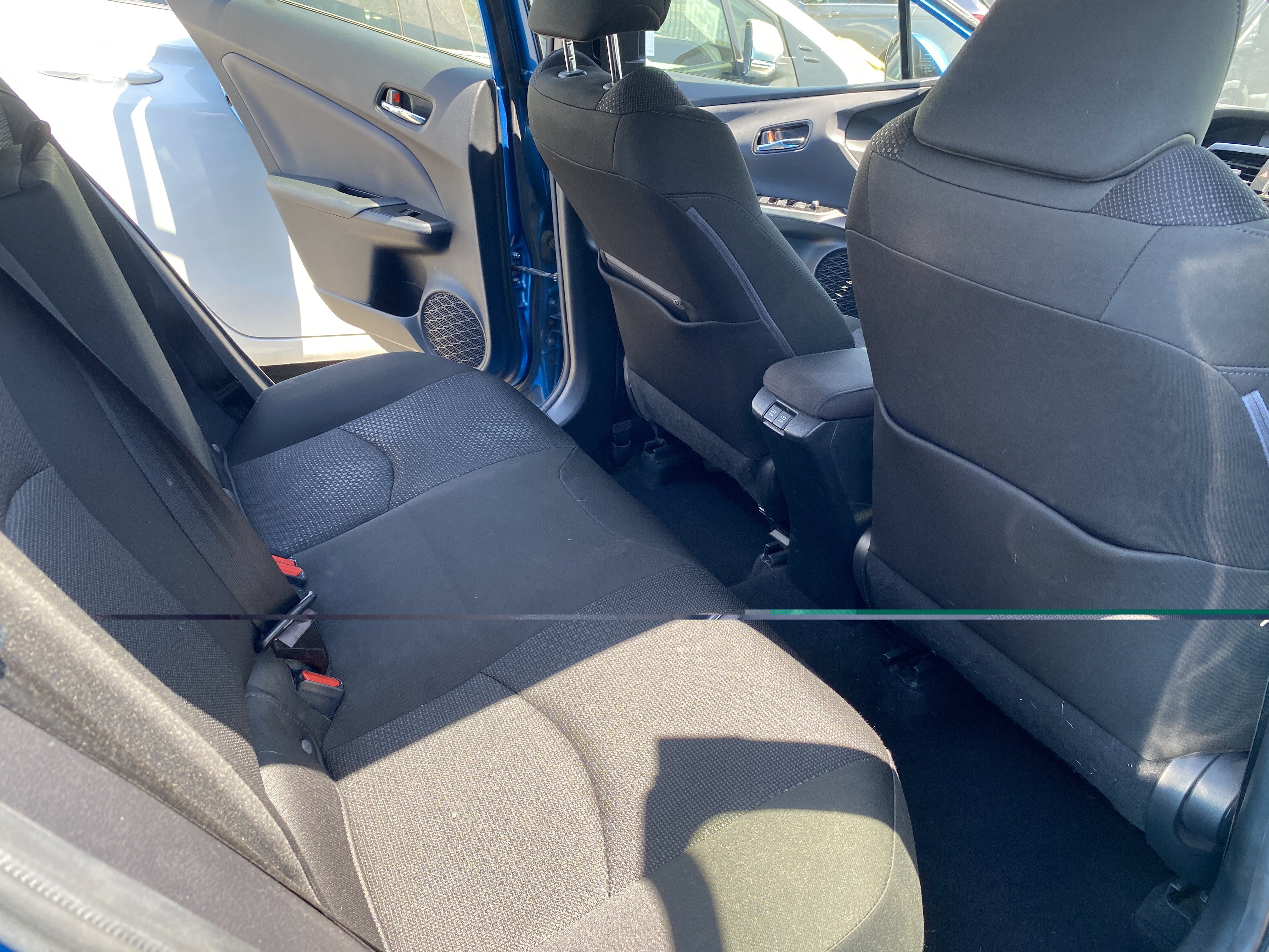 Used 2019 Toyota Prius LE w/ Carpet Mat Package FWD image 16