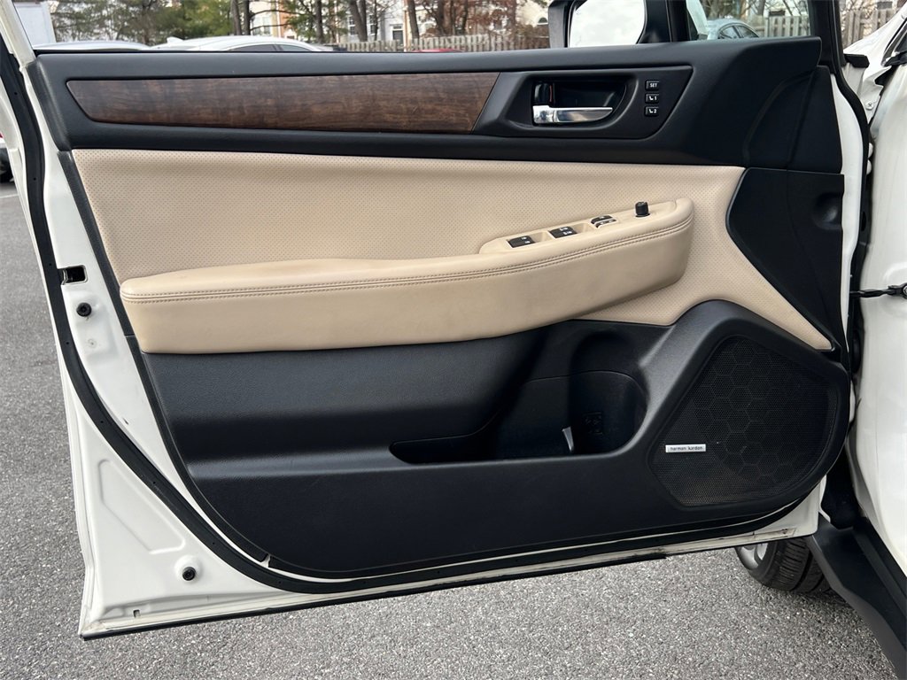 Used 2015 Subaru Outback 3.6R Limited image 16