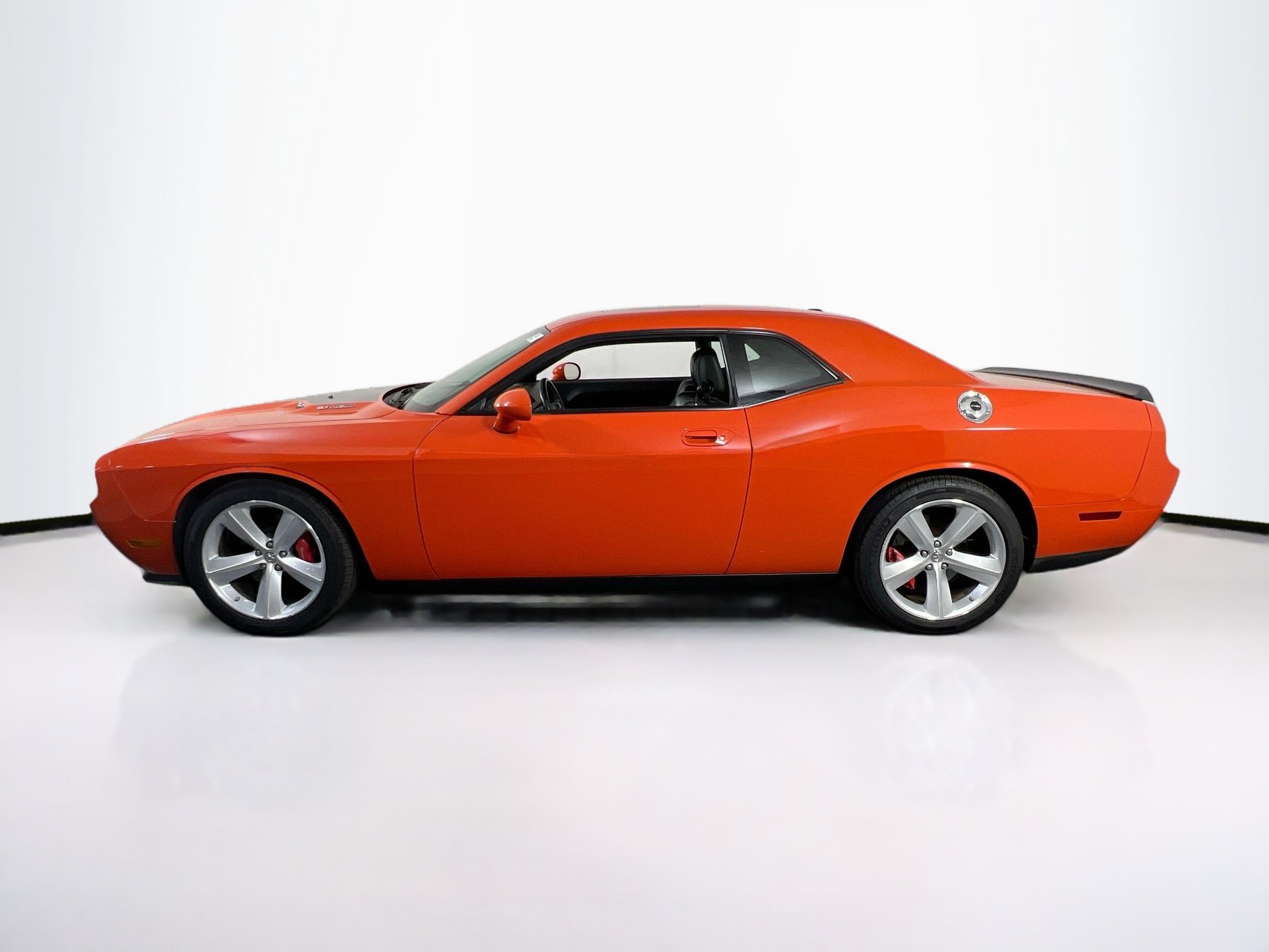 Used 2009 Dodge Challenger SRT8 RWD image 8