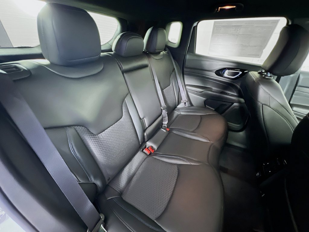 New 2026 Jeep Compass Latitude AWD/4WD image 25