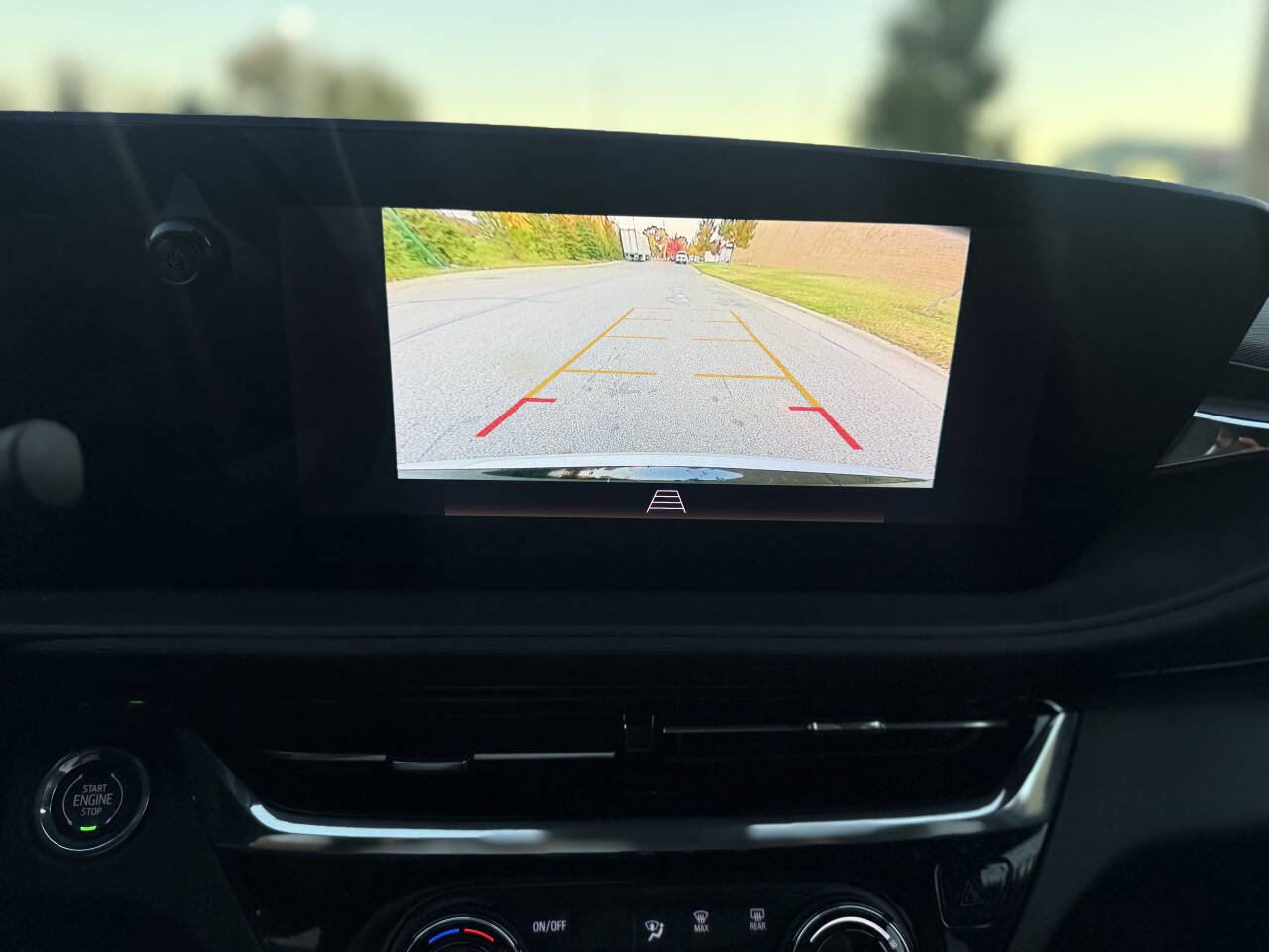 Used 2025 Buick Envista Sport Touring w/ Convenience I Package image 32