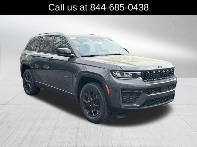 New 2026 Jeep Grand Cherokee Laredo image 3