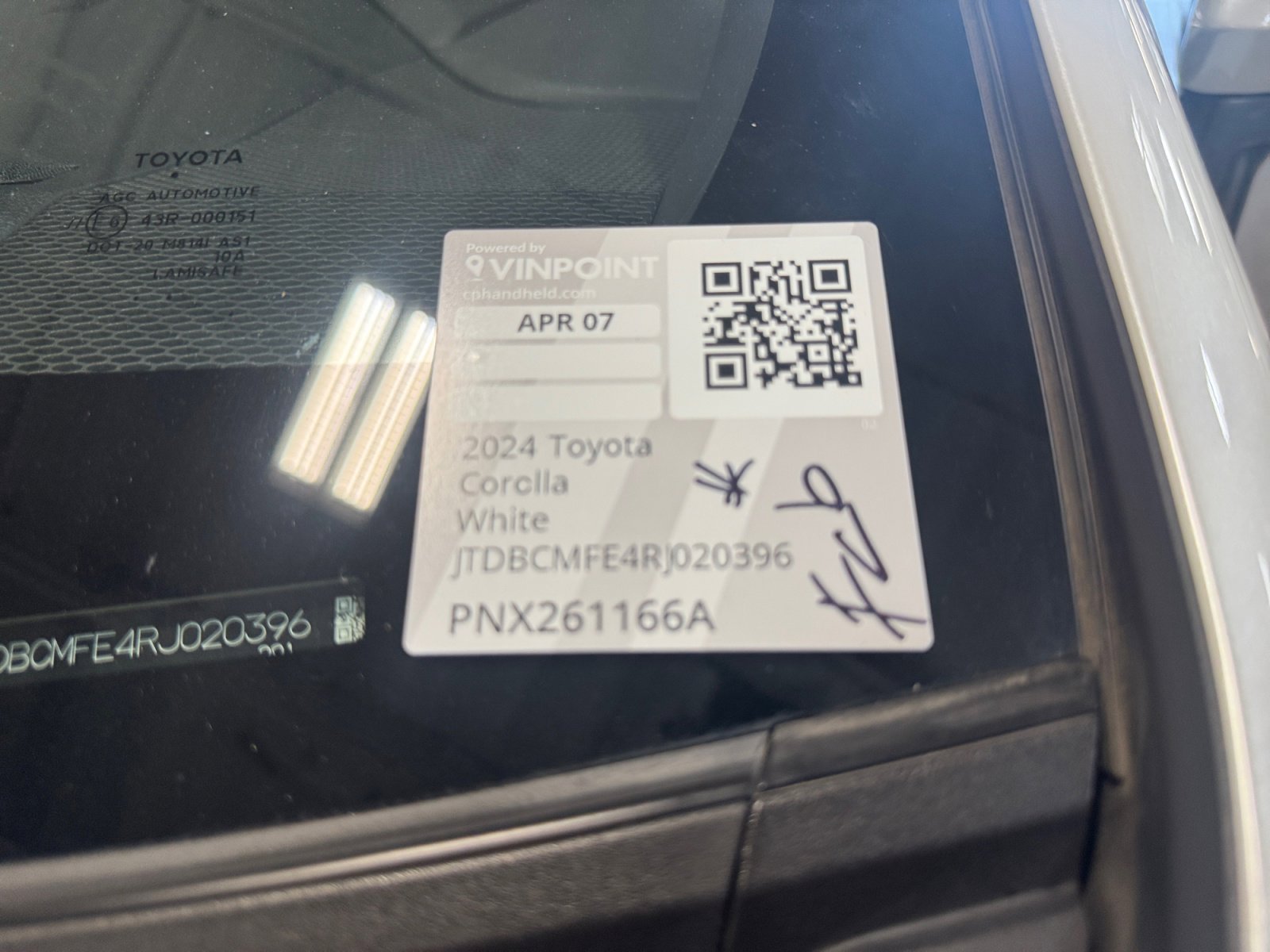 Certified 2024 Toyota Corolla SE w/ SE Package image 24