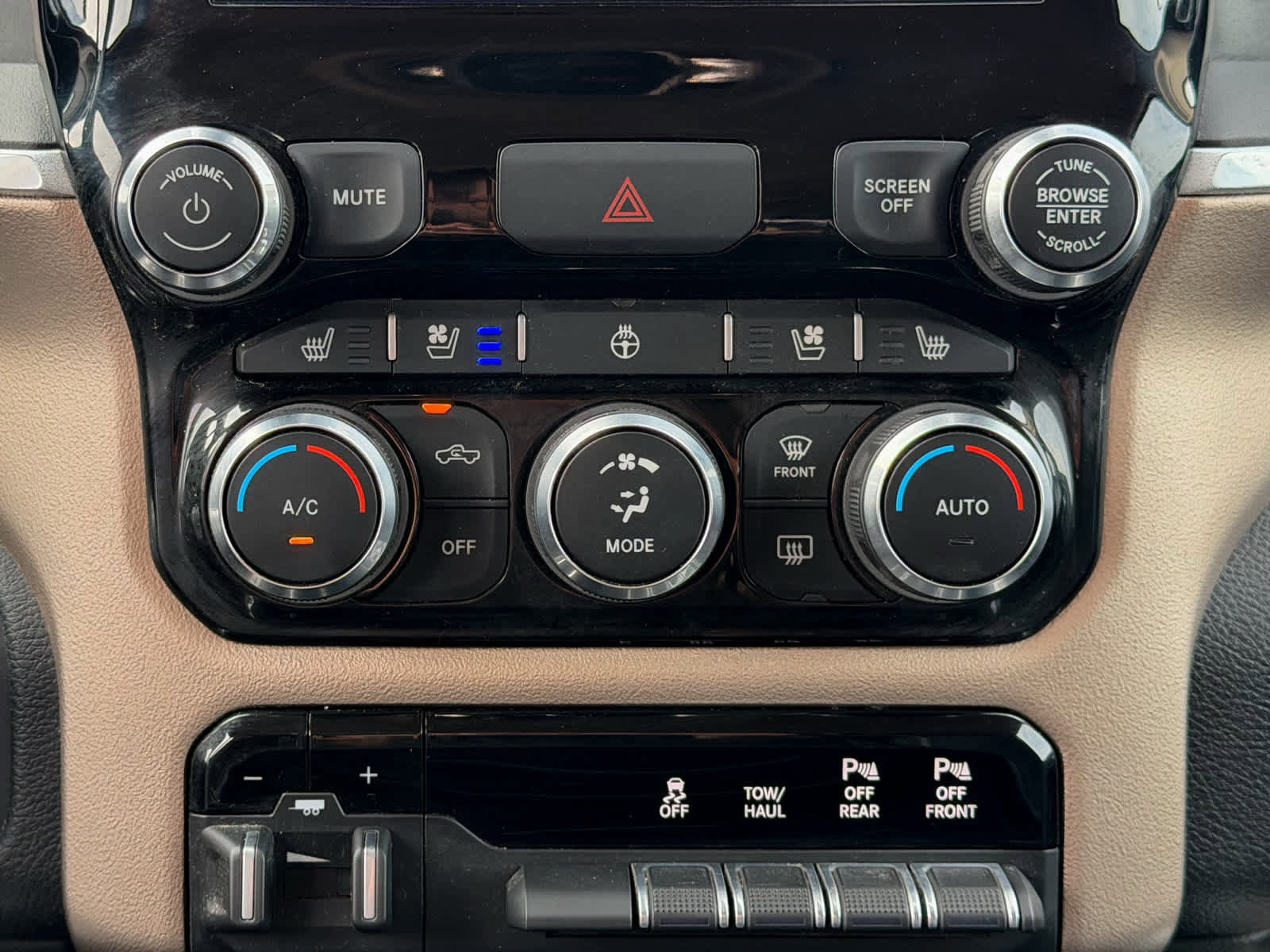 Used 2020 RAM 3500 Laramie image 17