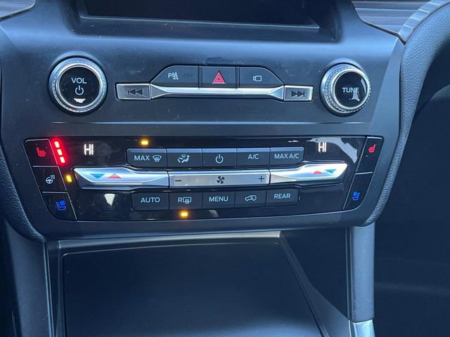 Used 2020 Ford Explorer Limited image 38