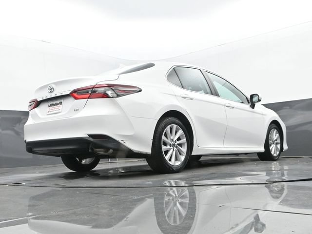 Used 2022 Toyota Camry LE FWD image 27