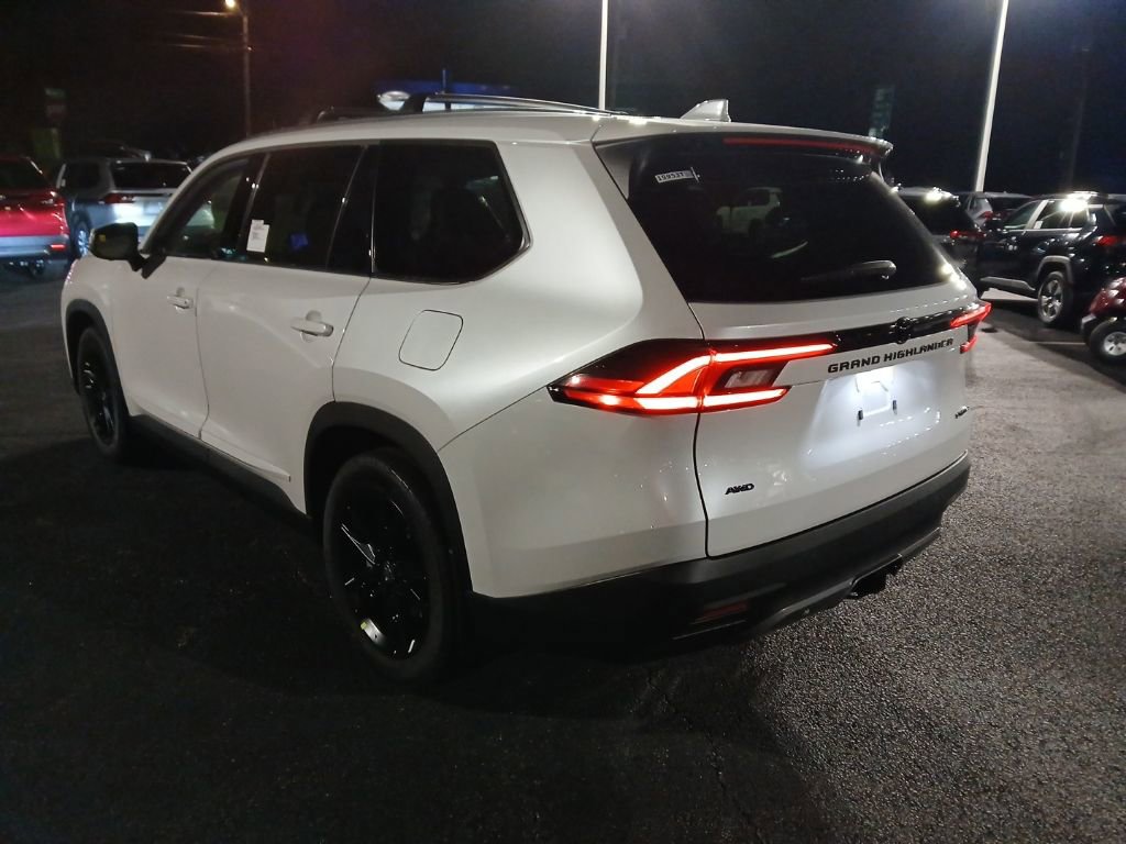 New 2026 Toyota Grand Highlander Limited image 3