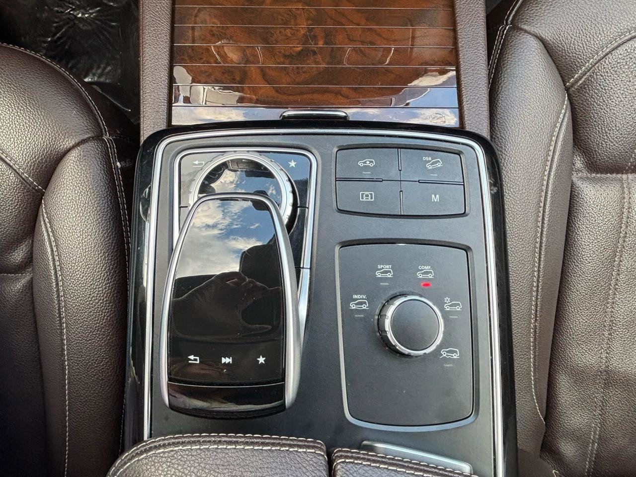 Used 2018 Mercedes-Benz GLS 450 4MATIC image 38