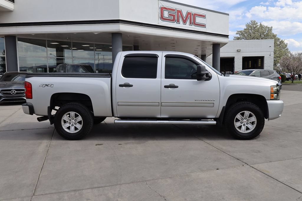 Used 2011 Chevrolet Silverado 1500 LT w/ All-Star Edition AWD/4WD image 7