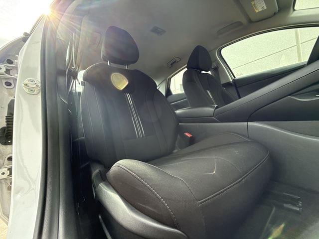 Used 2024 Hyundai Elantra SEL FWD image 24