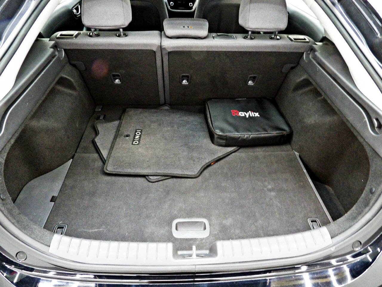 Used 2020 Hyundai Ioniq SE image 13