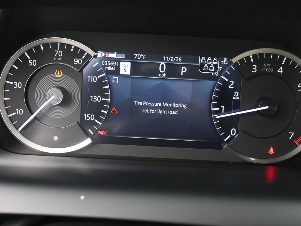 Used 2023 Land Rover Discovery Sport SE image 12