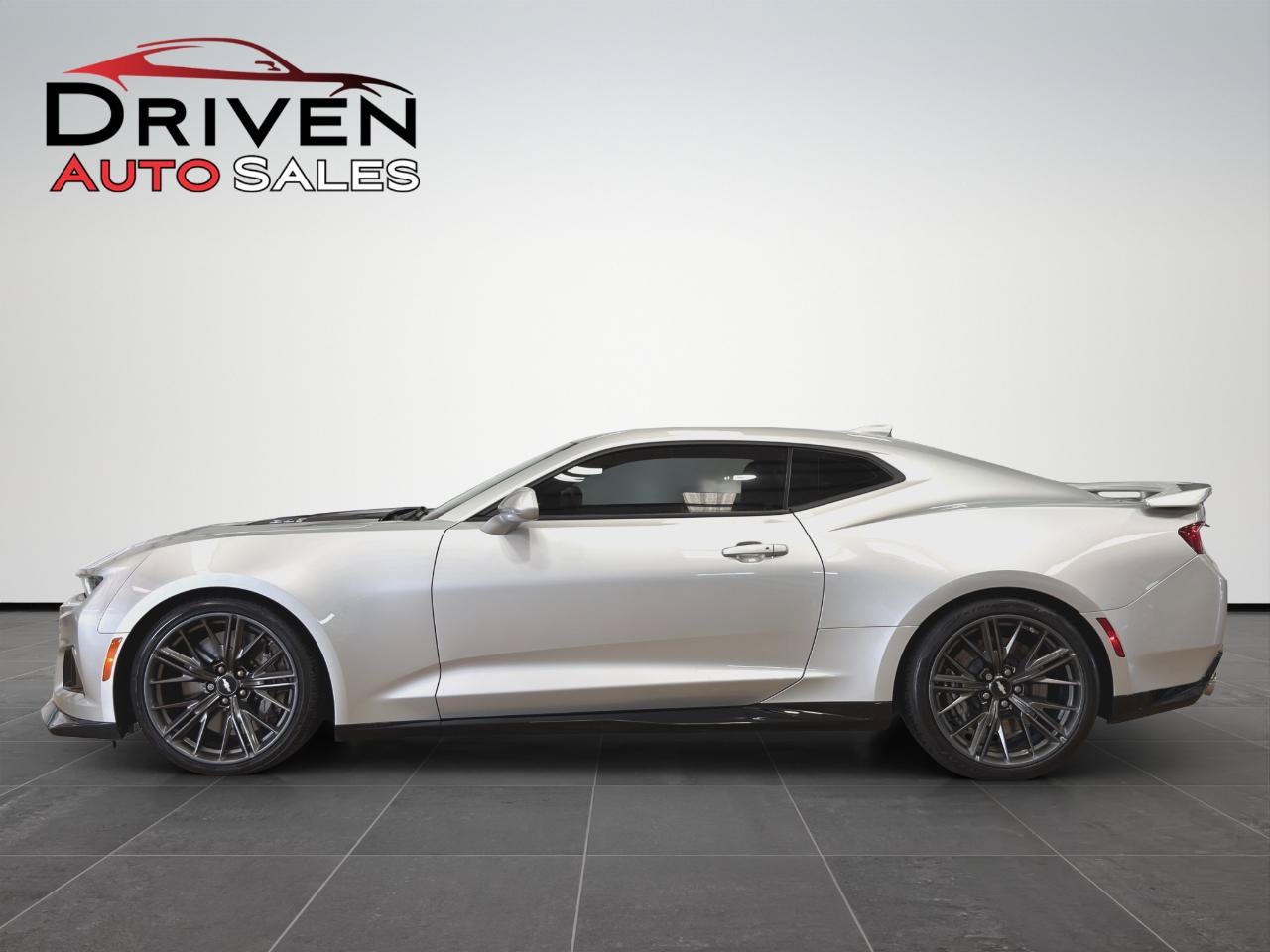 Used 2018 Chevrolet Camaro ZL1 RWD image 1