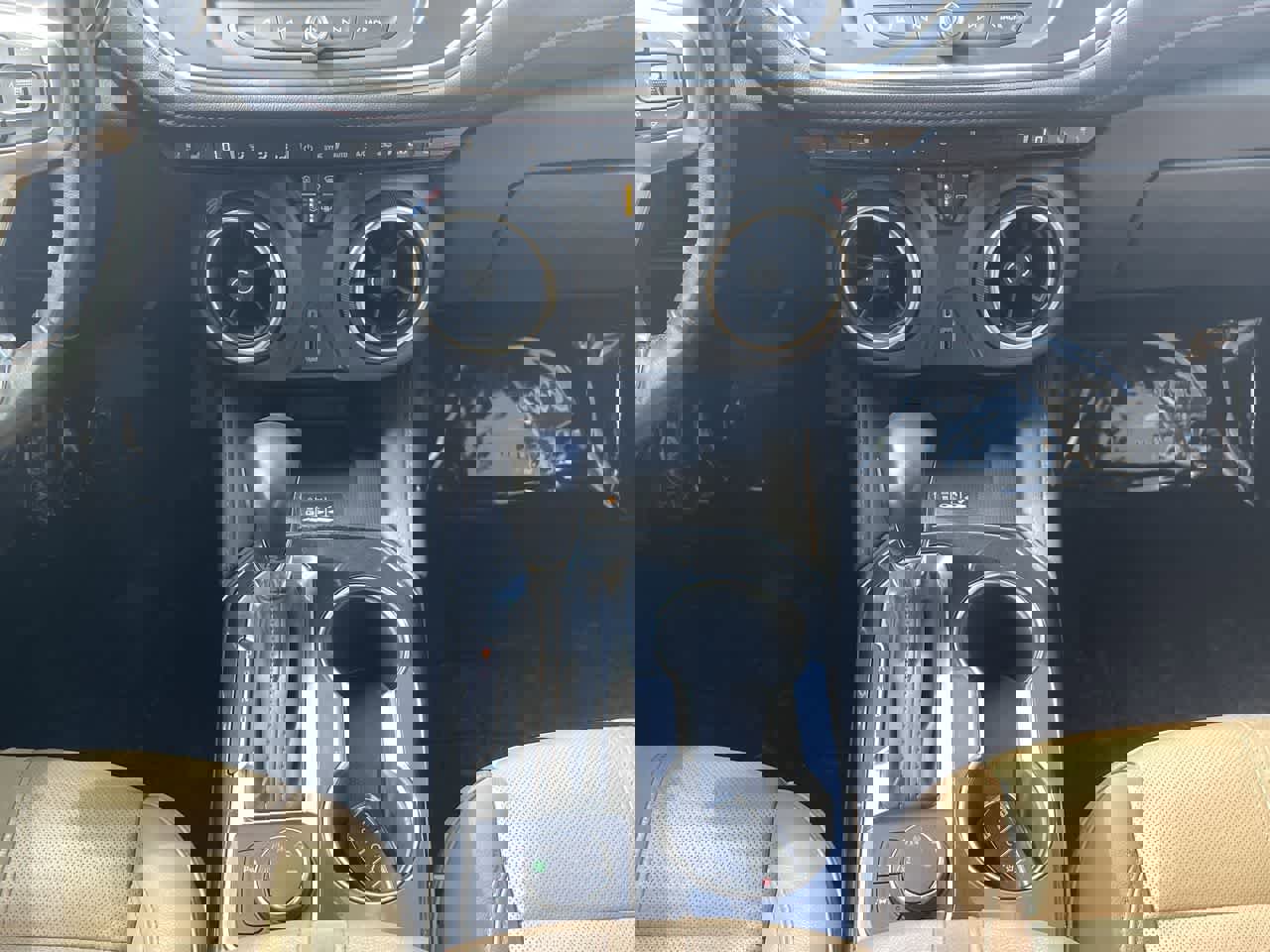 Used 2019 Chevrolet Blazer Premier w/ Driver Confidence II Package image 17