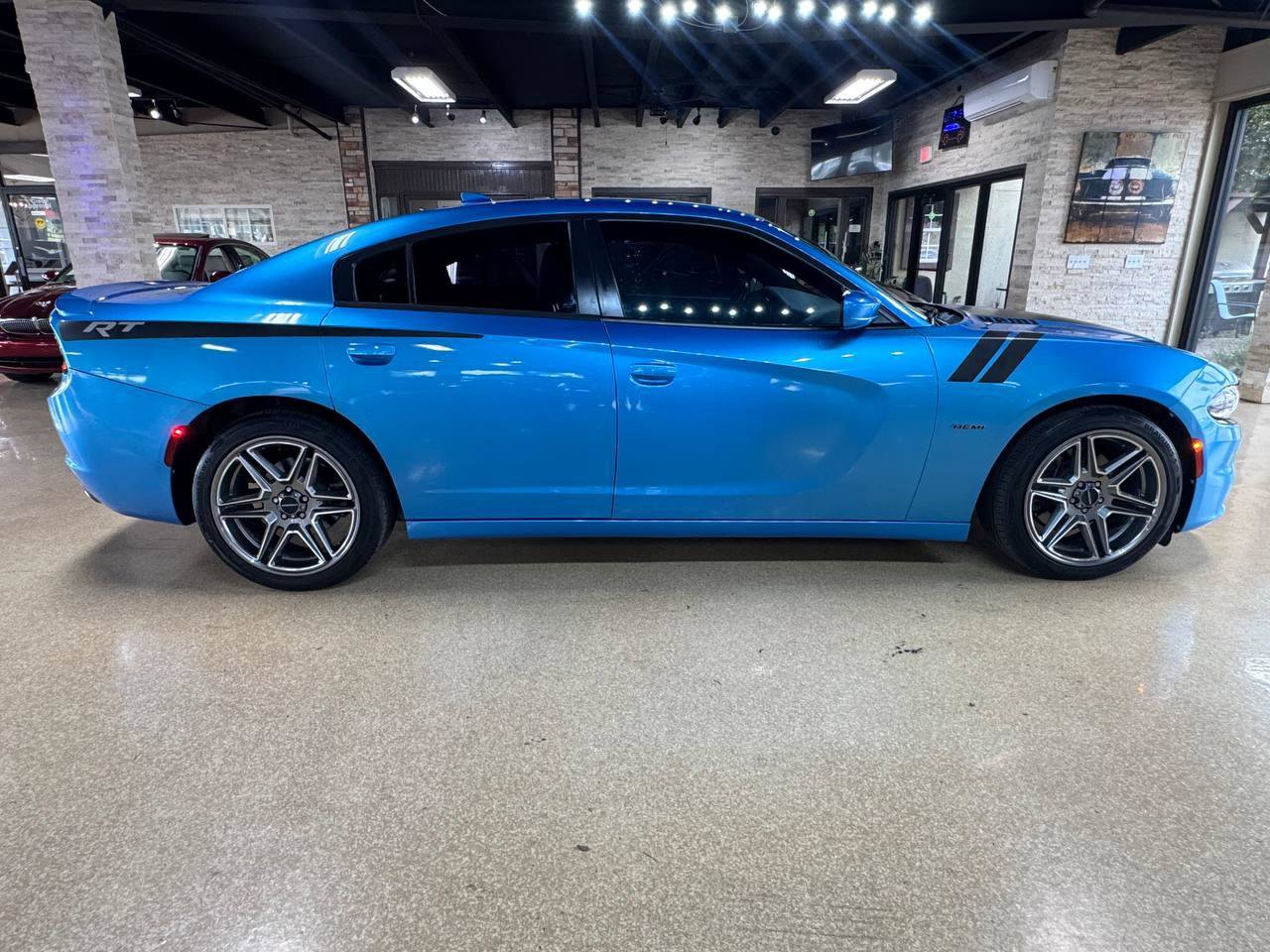 Used 2015 Dodge Charger R/T w/ Plus Group RWD image 8