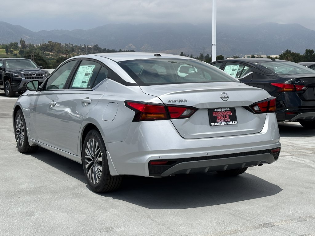 New 2026 Nissan Altima 2.5 SV FWD image 4