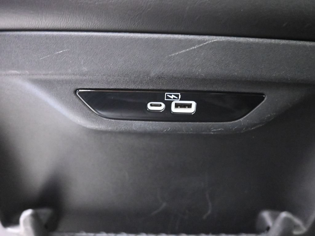 Used 2023 Chrysler Pacifica Touring-L FWD image 21