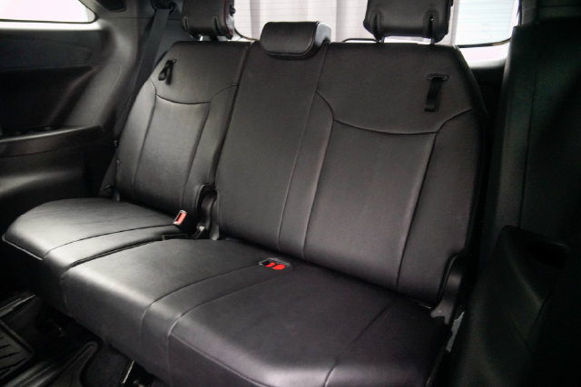 Used 2025 Toyota Sienna XSE w/ XSE Plus Package AWD/4WD image 17