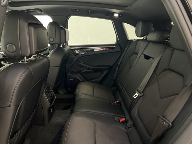 Used 2025 Porsche Macan T image 41