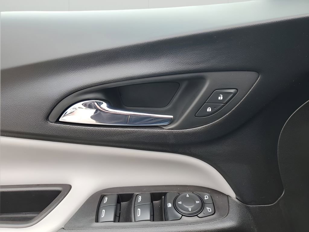 Used 2021 Chevrolet Equinox LT image 27