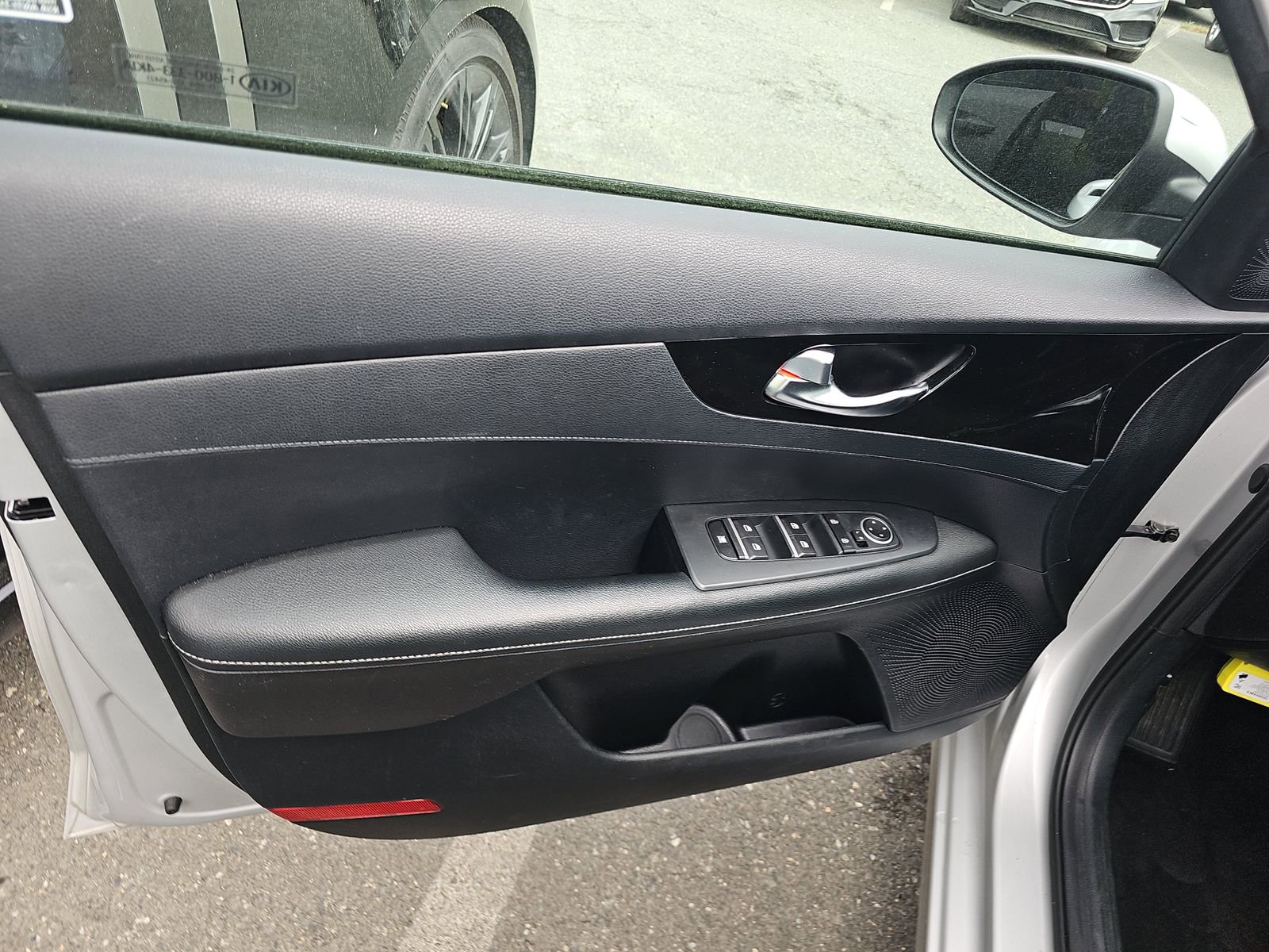 Used 2019 Kia Forte S w/ S Premium Package FWD image 11