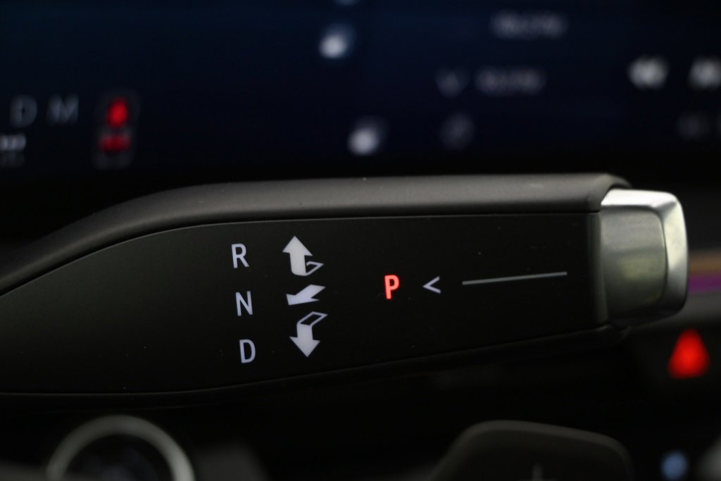 Used 2024 Buick Envision Avenir image 30