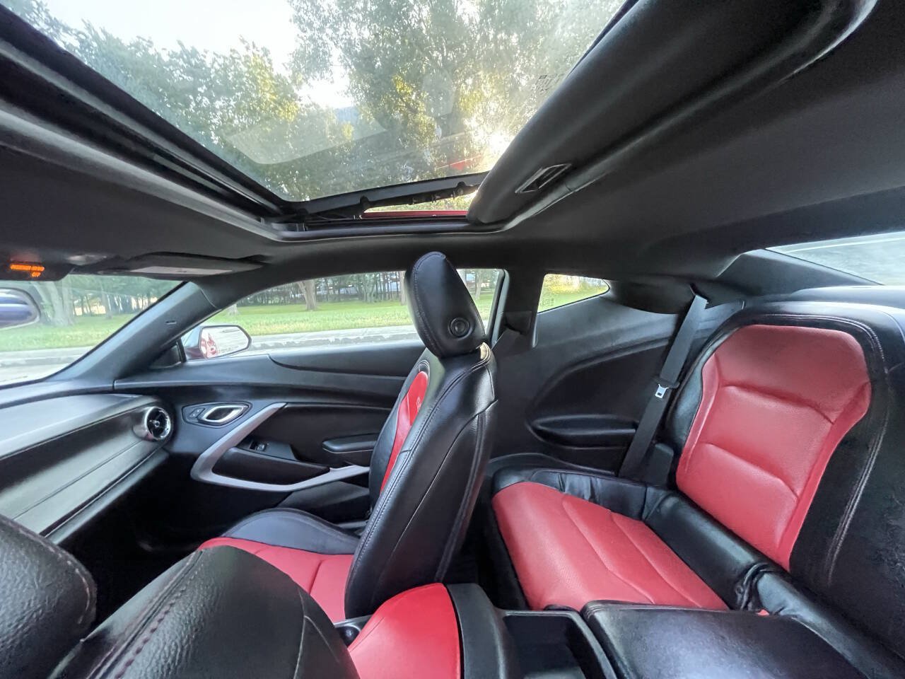 Used 2019 Chevrolet Camaro SS w/ Black Appearance Package RWD image 13