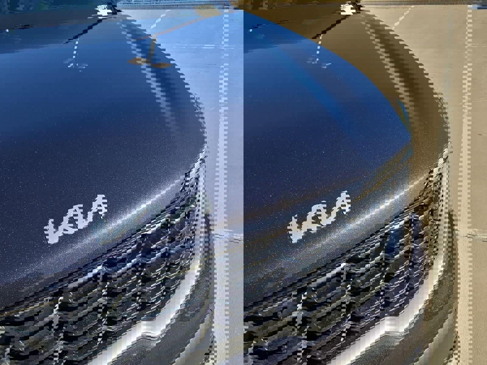 Certified 2025 Kia Sorento LX image 10