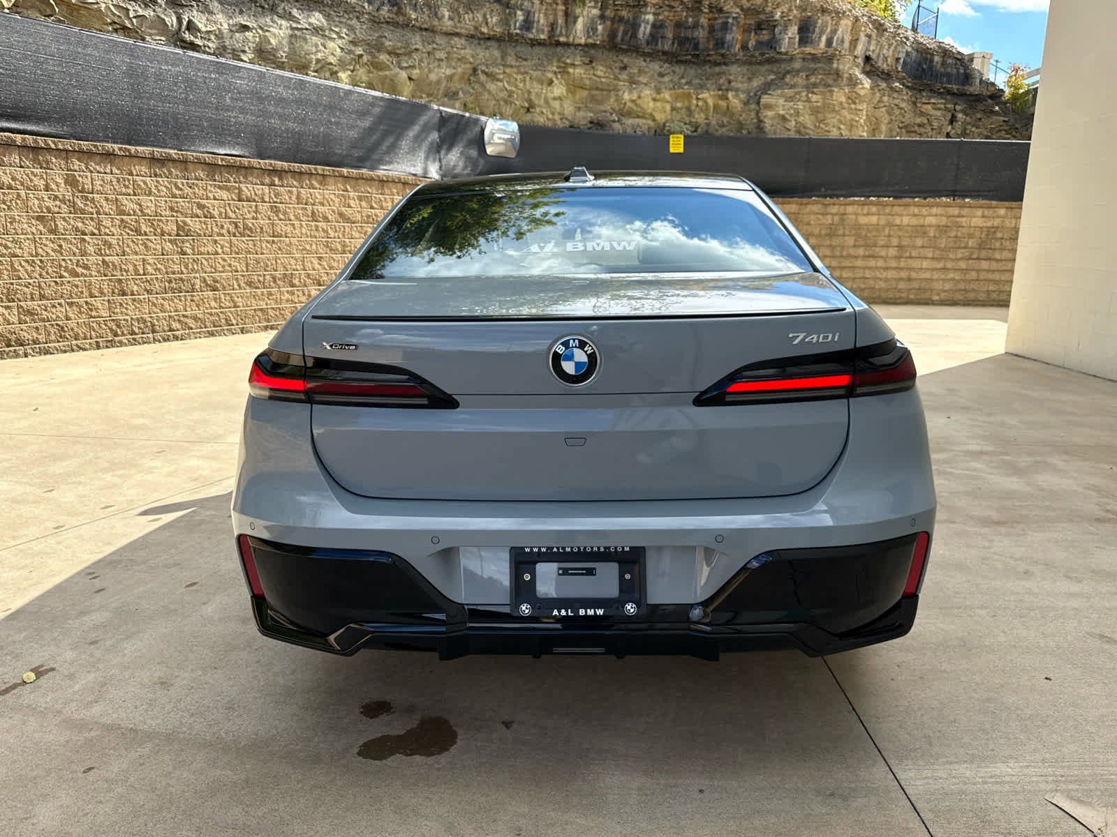 Used 2026 BMW 740i xDrive w/ Premium Package image 4