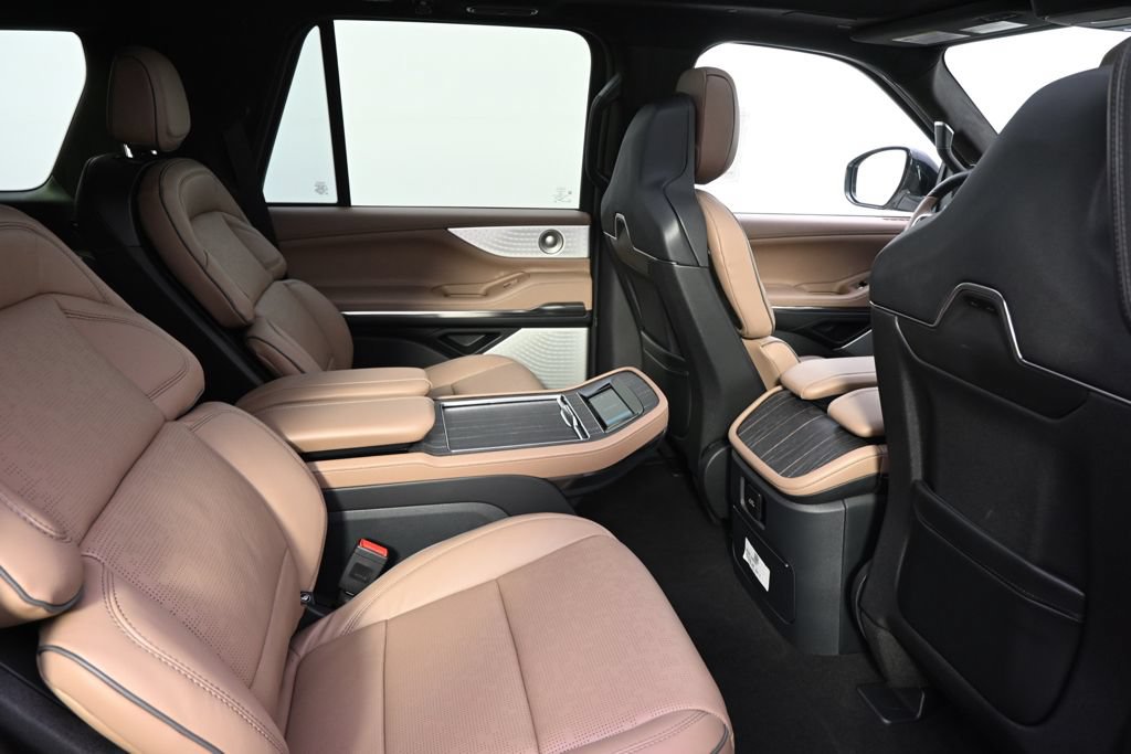 New 2026 Lincoln Navigator Black Label AWD/4WD image 18
