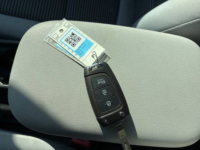Used 2022 Hyundai Kona SE image 15