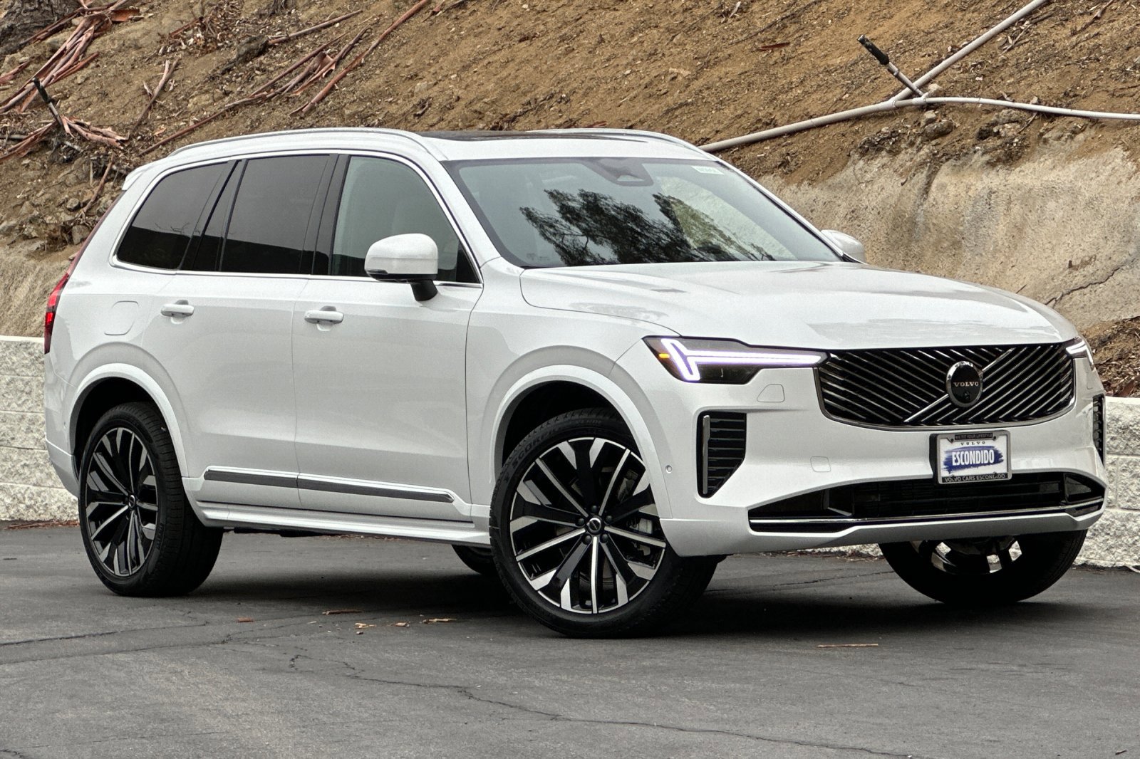 New 2026 Volvo XC90 B6 Plus image 2