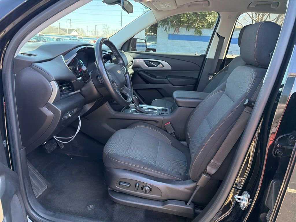 Used 2018 Chevrolet Traverse LT image 27