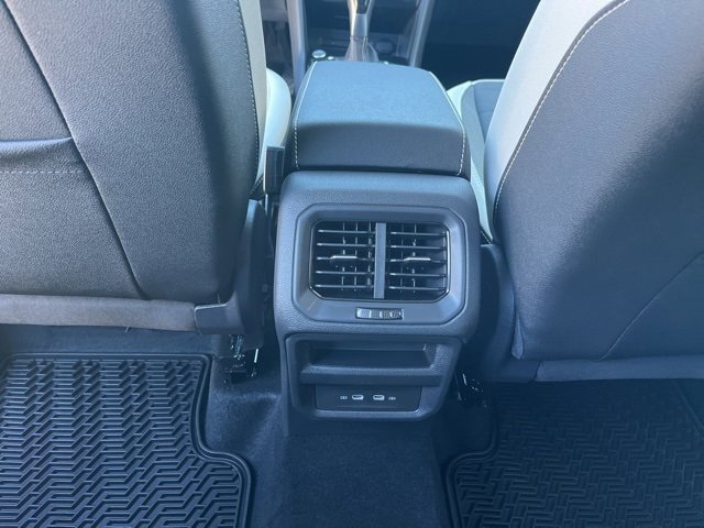 New 2026 Volkswagen Taos SE image 17