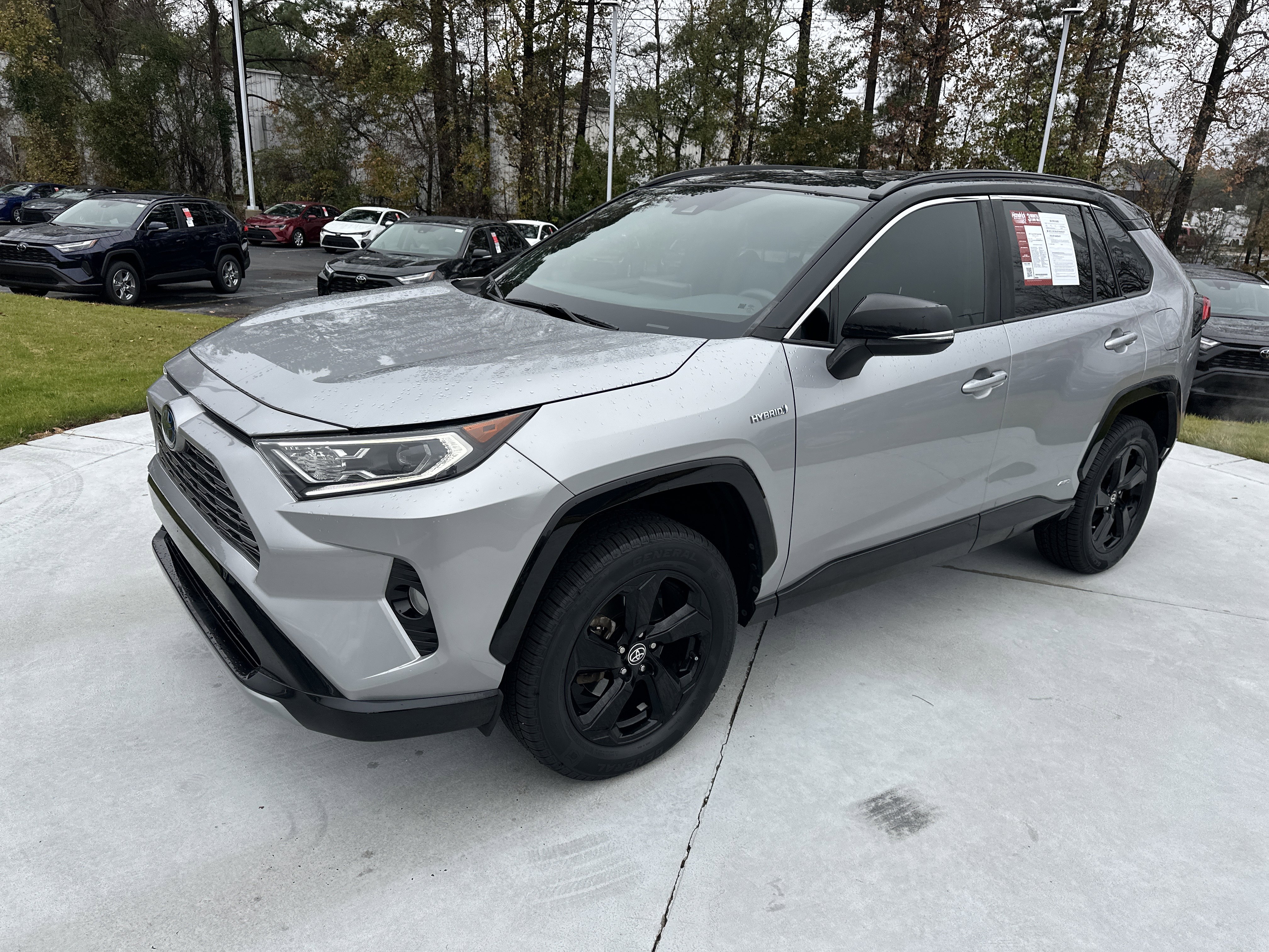 Used 2021 Toyota RAV4 XSE w/ XSE Grade Weather Package image 5