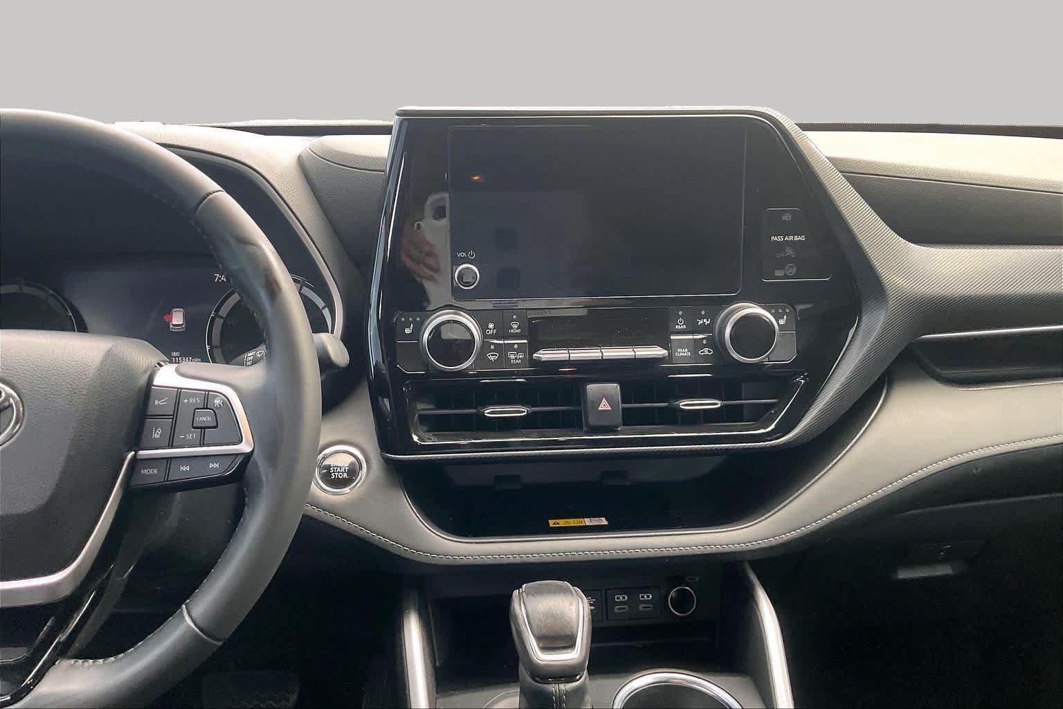 Used 2023 Toyota Highlander XSE FWD image 7