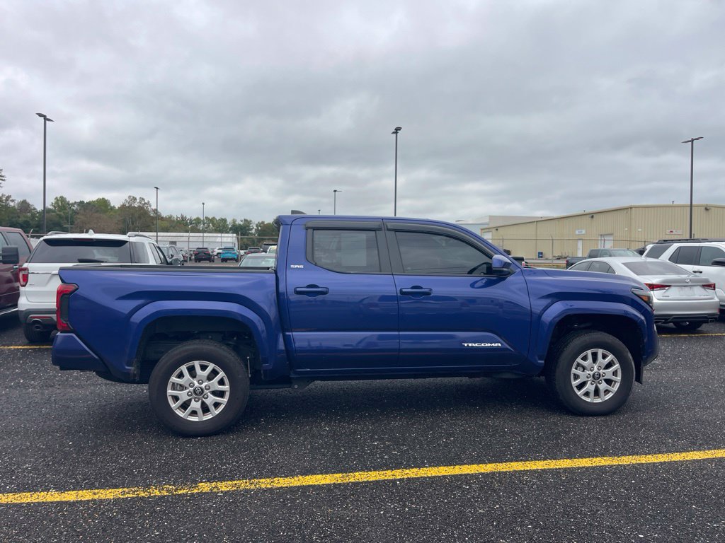 Used 2025 Toyota Tacoma SR5 AWD/4WD image 6