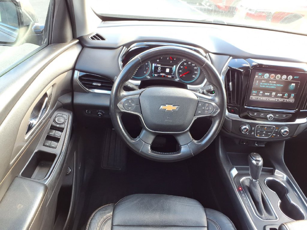 Used 2019 Chevrolet Traverse LT w/ LT Premium Package FWD image 4