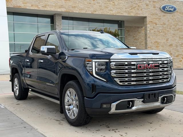 Used 2022 GMC Sierra 1500 Denali w/ Technology Package AWD/4WD image 1
