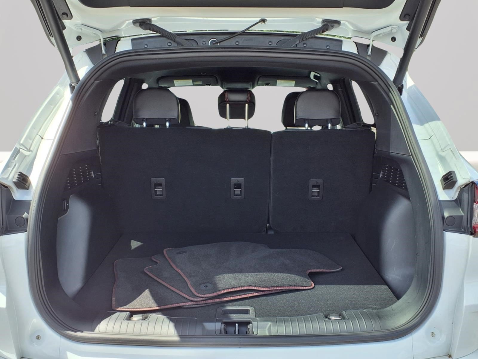 Used 2023 Ford Escape ST-Line w/ Tech Pack #1 FWD image 9