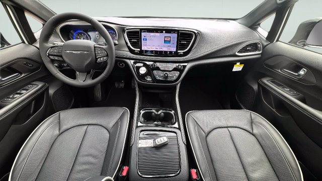 New 2027 Chrysler Pacifica Limited FWD image 13