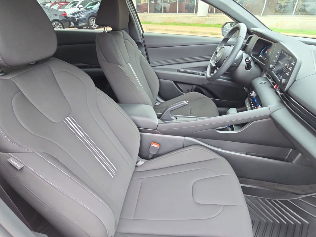 Certified 2026 Hyundai Elantra Sport FWD image 10