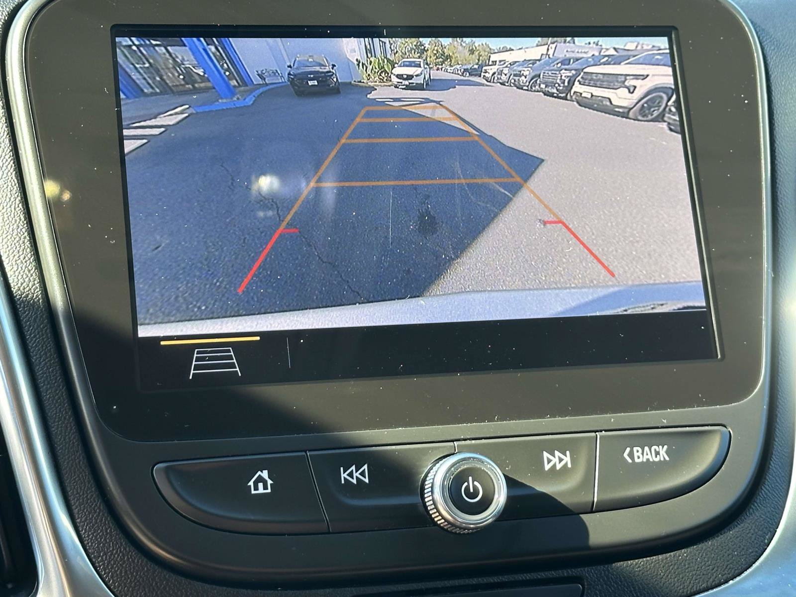 Used 2021 Chevrolet Equinox LT AWD/4WD image 11